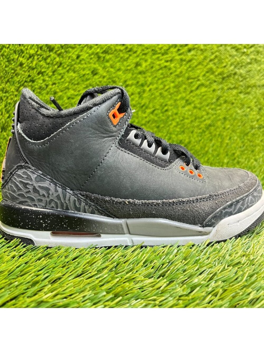 Nike Air Jordan 3 Retro Boys Size 4Y Black Gray Athletic Leather Shoes Sneakers
